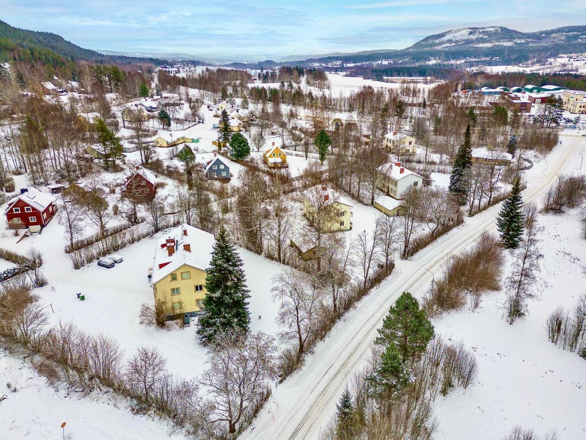 Ljungaverk Takvaning Med Ekgolv Och Badkar Naera Aelven Buitenkant foto